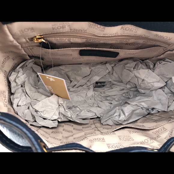 Gaby’sBags👜💕- Michael Kors Large Backpack Navy - Picture 7 of 8